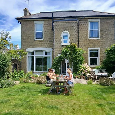Grantham House-2